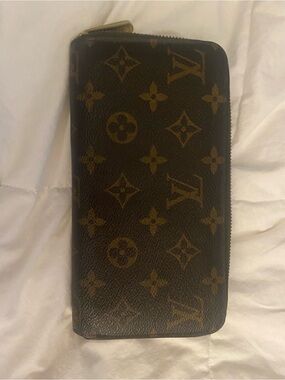 Louis Vuitton Monogram Zip Wallet in Brown and Tan